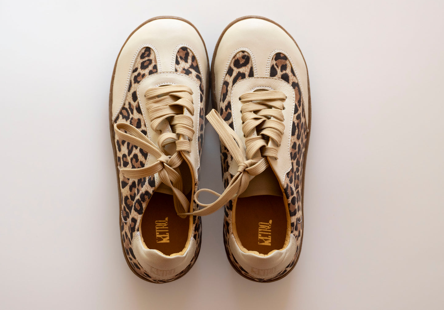 zapatilla huiña blanca